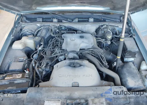 1996 Ford Crown Victoria z USA, uszkodzony, nr VIN 2FALP7367TX101761